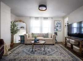 Walkable to Everywhere in Little Italy- Near CWRU and Cleveland Clinic Main Campus