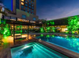 Novotel Santa Cruz De La Sierra，位于圣克鲁斯的酒店