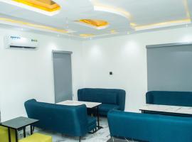 Ravella Hotel and Suites，位于Otta的酒店