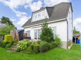Nahe Berlin 224qm Traumhaus im Grünen mit Sauna und Kamin，位于柏林的酒店