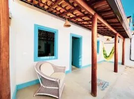 Casa da Dona Filhinha, paz e localização perfeita na vila da Praia do Forte BA