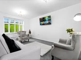 Harmony House 3 Bedroom New Build for Families, Contractors, Black Country Museum Sleeps 6