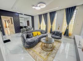 Fully Furnished Luxury 2bedroom Apartment，位于莱基的酒店