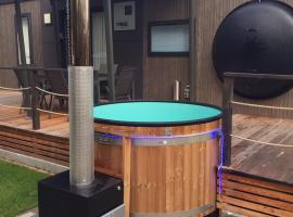 Mobilheim am Murner See - privater Badezuber & Grill，位于瓦克斯多夫的酒店