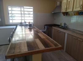 La Morena，位于Luis Guillón的酒店