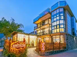 我们的小院-不期而遇