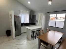 Casa com hidro, a 4min do Beto Carrero e 3 da Praia