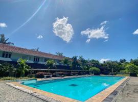 Green Island Hotel Waikkal，位于瓦伊卡尔的酒店