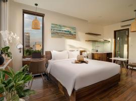 Dragon View Riverside Hotel by Haviland，位于岘港的酒店