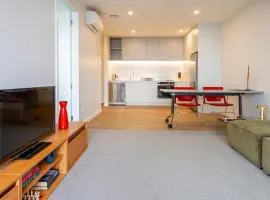 Single-Level Retreat 1 bed 1 bath With Balcony