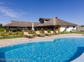 Glamping Kenya Mount Kenya Lodge Nanyuki，位于Naro Moru的豪华帐篷