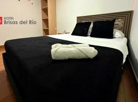 Hotel Brisas del Río Tuluá，位于图卢阿的酒店