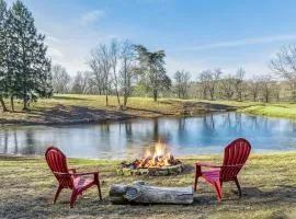 Cottage Inn The Woods -- Pond, Pet Friendly, Grill, Wifi, Fire Pit, Deck, Screen Porch, Fireplace, Private