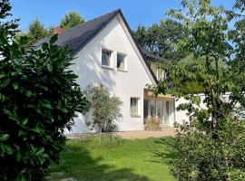 Landhaus Meerbusch bei Düsseldorf，位于梅尔布施的酒店