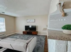 Budget 1BR! Private and Pet Friendly with Parking