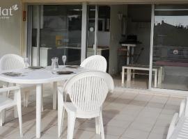 CapNat - Village Naturiste - Port Nature - Villa Pamela，位于阿格德角的酒店