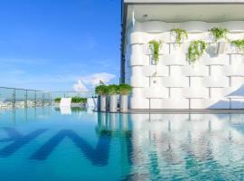 Wink Hotel Can Tho Ninh Kieu Wharf - 24hrs stay & Rooftop Pool Bar，位于芹苴的酒店