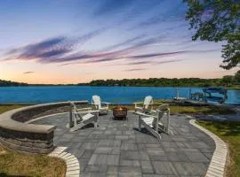 Landmark Lakehouse - luxury living in PLX