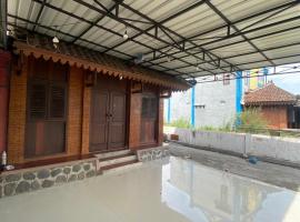 Guest House Brahu，位于Trowulan的酒店