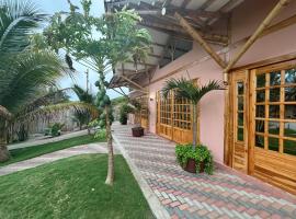 Sirena's Beach & Surf Club，位于卡诺阿的酒店