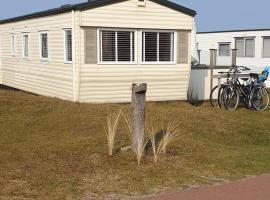 Stacaravan Duingras Ameland，位于内斯的酒店