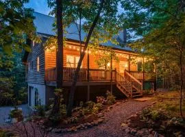 Moonlight Mountain Escape - Hot Tub and Pet Friendly