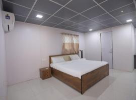 GIR KUTIR Farm and Resort，位于Chitrāwal的酒店