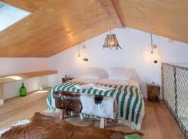 Ribeira d'ilhas Shelter