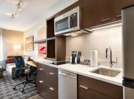 TownePlace Suites by Marriott Milwaukee Grafton，位于Grafton的酒店