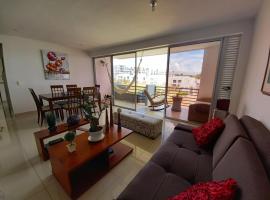 Apartamento en LA MESA completamente amoblado para vacaciones，位于拉米萨的酒店