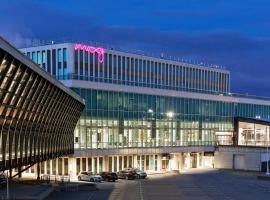 Moxy Lyon Airport，位于圣艾修伯里的酒店