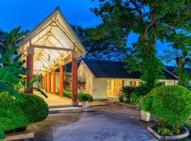 普罗蒂亚酒赞比西河酒店，位于卡蒂马穆利洛的带停车场的酒店