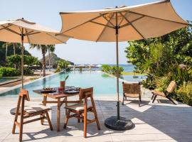 Luxury Beachfront Stay - 5 Pools!，位于卡热伊斯的酒店
