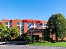 Sheraton Minneapolis West Hotel，位于明尼通卡的酒店