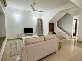 5 Bedroom House Near Sunway Lagoon，位于八打灵再也的酒店