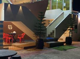 The Kapal Seaview Resort，位于龙运的酒店