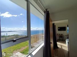 Lands End Vacation Home，位于布拉夫的酒店