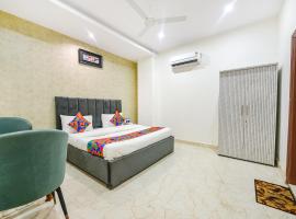 FabHotel Kavya Inn，位于法里达巴德的酒店