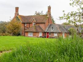 Tranquil Forest Retreat in Brockenhurst，位于博利厄的酒店