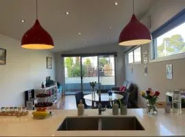 Room in Newport Modern townhouse - Walk to stunning ocean view