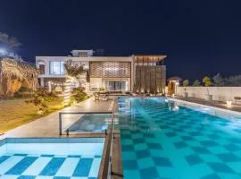 ELIVAAS Prive 5 BHK Kvanya Mansion with Pvt Pool & Home Theater