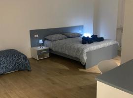 Via Piave 98，位于科森扎的酒店