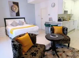 Golden Oasis at Itowers