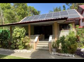 Haus am Strand KLIMAANLAGE INKLUSIVE Sibuyan Island nahe Cresta de Gallo - Marevic's Guesthouse 1，位于San Fernando的酒店