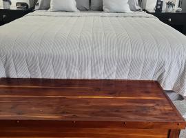 Huffman House Bed & Breakfast，位于Minden的酒店
