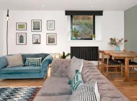 Pinewood Lodge，位于South Brent的木屋