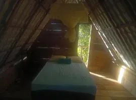 Bangalô Garça 2 camas de casal e banheiro