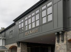 Hotel Brookmere & Arbor Spa，位于萨拉托加泉的酒店