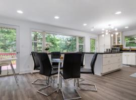 Family friendly house with MIL suite，位于Sammamish的酒店
