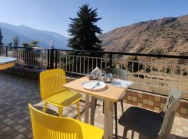 TSR Inn By Xplore Mantra Hotel and Cafe, Nagtibba，位于Miānī的酒店